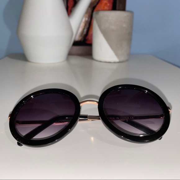 Assorted Sunglasses (Buy All 3 or just 1) - Picture 7 of 8